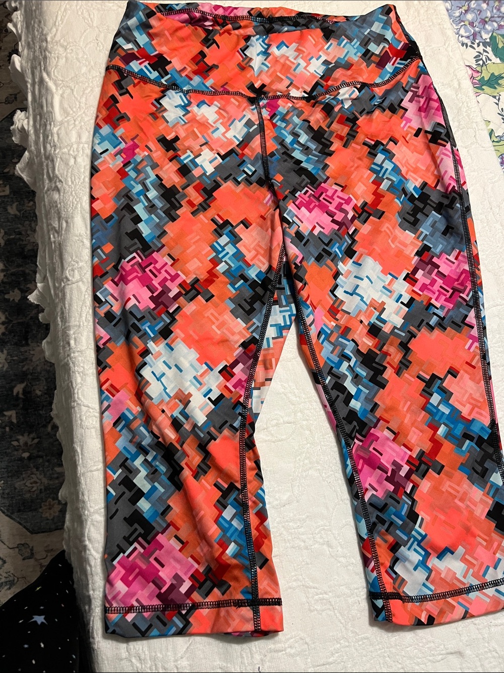 be inspired Bright Geo-Print Cropped Leggings in Coral, Pink, Blue & Black